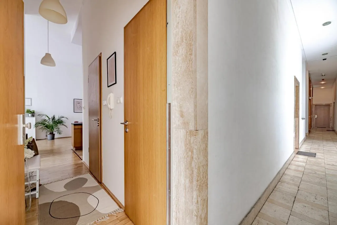 Kaz13 Kazinczy Apartment Budapest